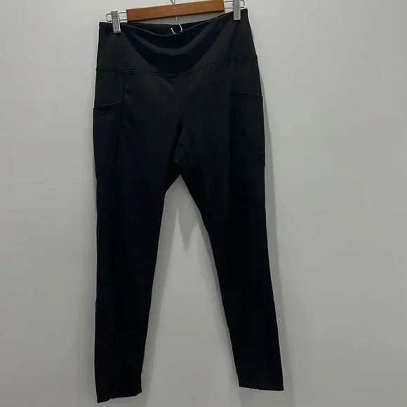Free People Movement High Rise Black Leggings size Large with side Pockets - Picture 1 of 10